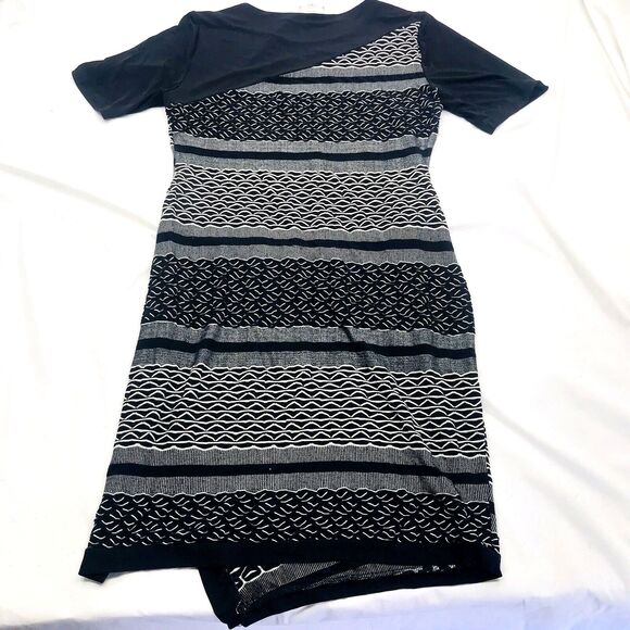 ECI NY Dress Tribal Aztec Black White Ruched L Women Loose Stretch Flowy Sexy - Picture 12 of 16